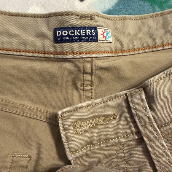 Dockers Men's Khaki Jean cut straight leg - Picture 4 of 4